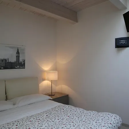Camera & Caffe Cenni 4* Borgo Fosso Ghiaia