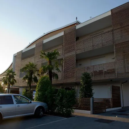 Lägenhetshotell & Caffe Cenni