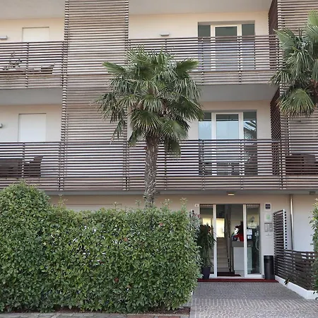 & Caffe Cenni Hotel apartamentowy Lido di Classe