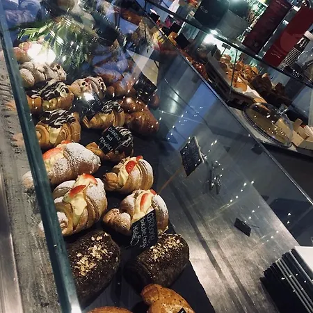& Caffe Cenni