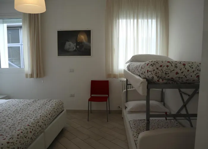 Ξενοδοχείο με διαμερίσματα Camera & Caffe Cenni 4*